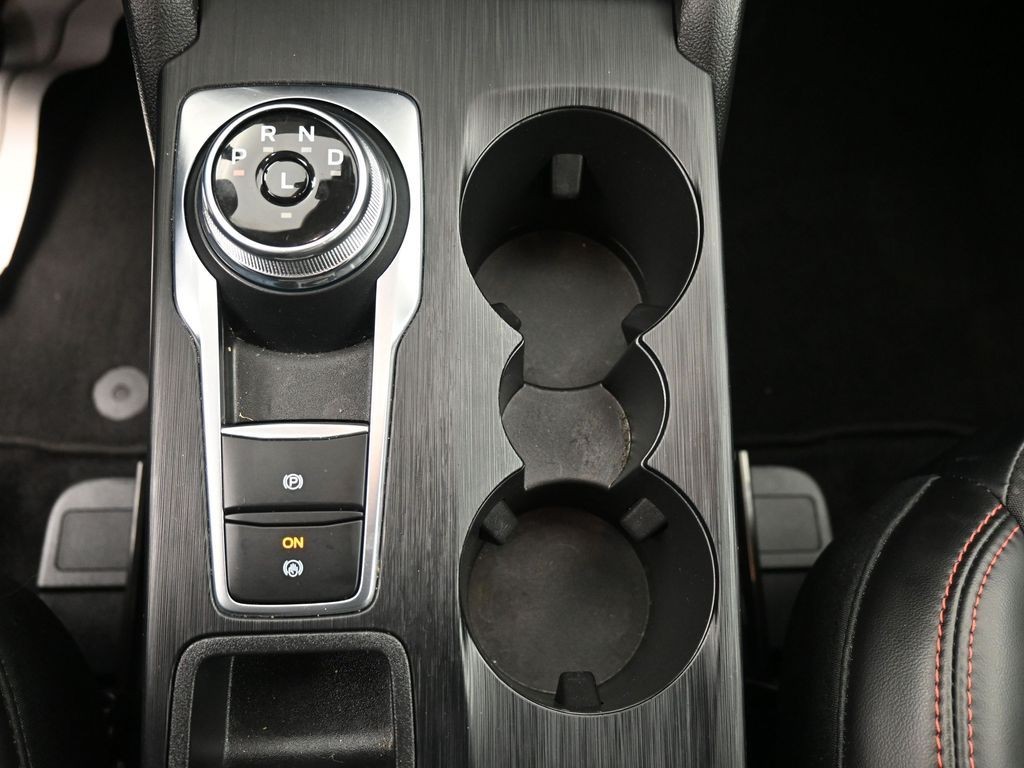 Ford Escape Vehicle Full-screen Gallery Image 14