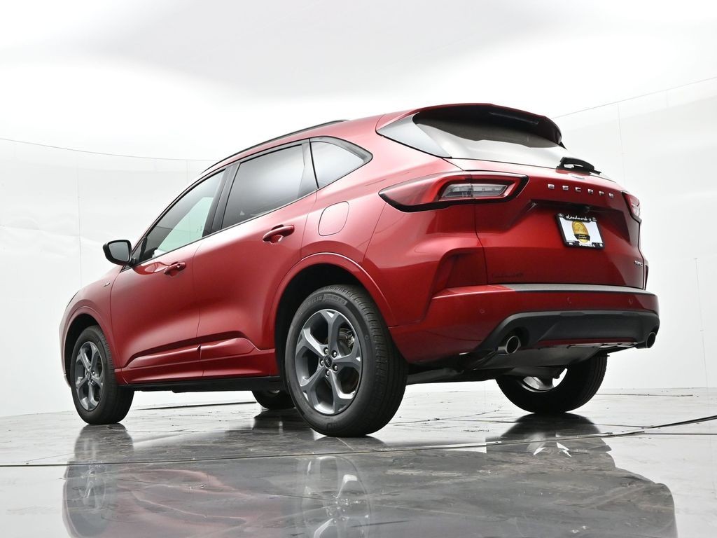 Ford Escape Vehicle Full-screen Gallery Image 23