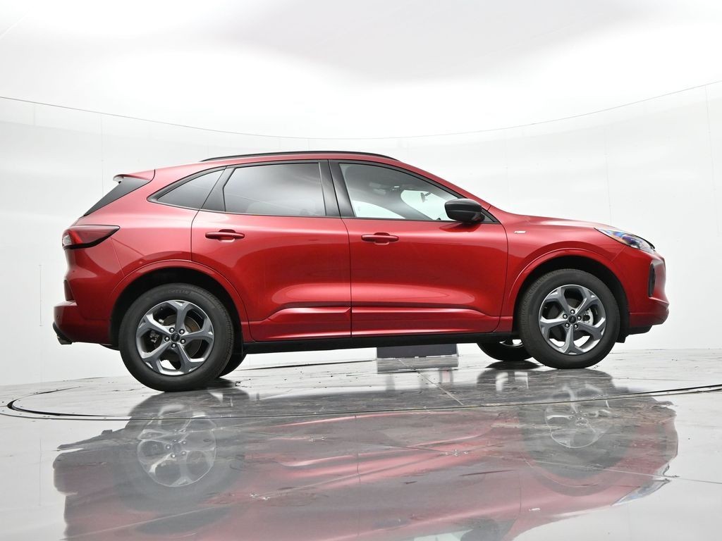 Ford Escape Vehicle Full-screen Gallery Image 26