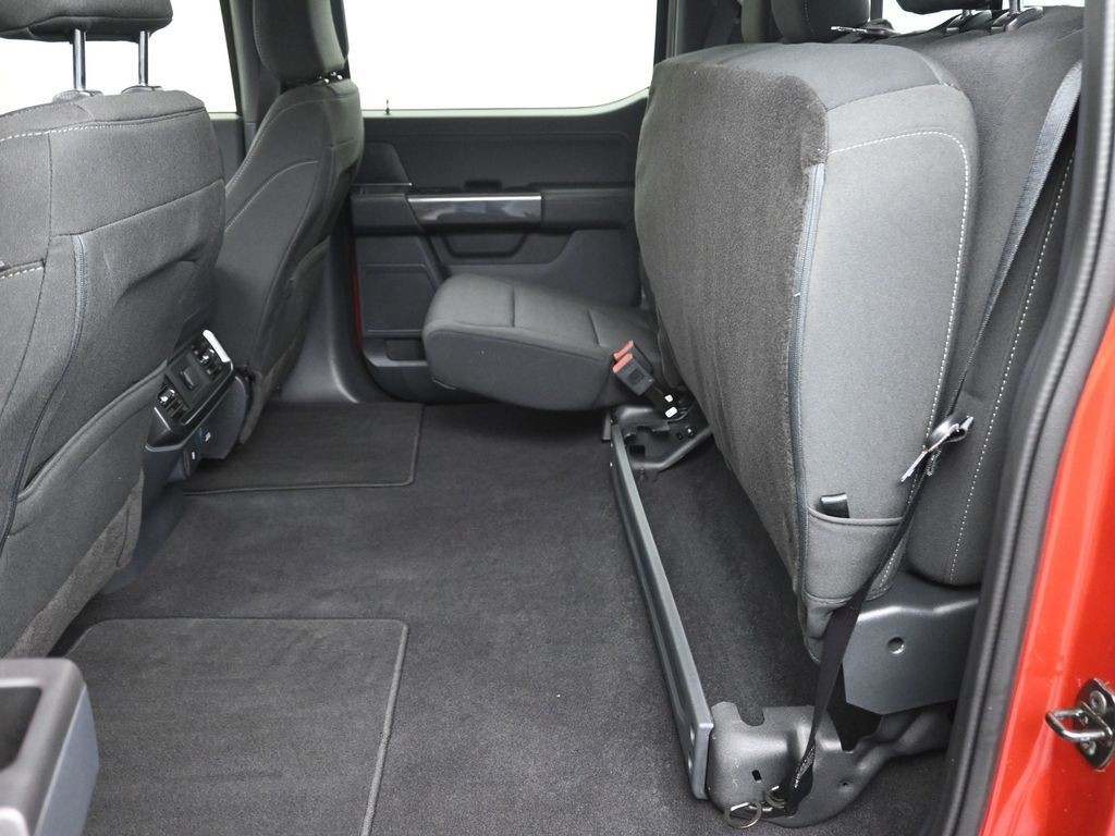 Ford F-150 Vehicle Full-screen Gallery Image 20