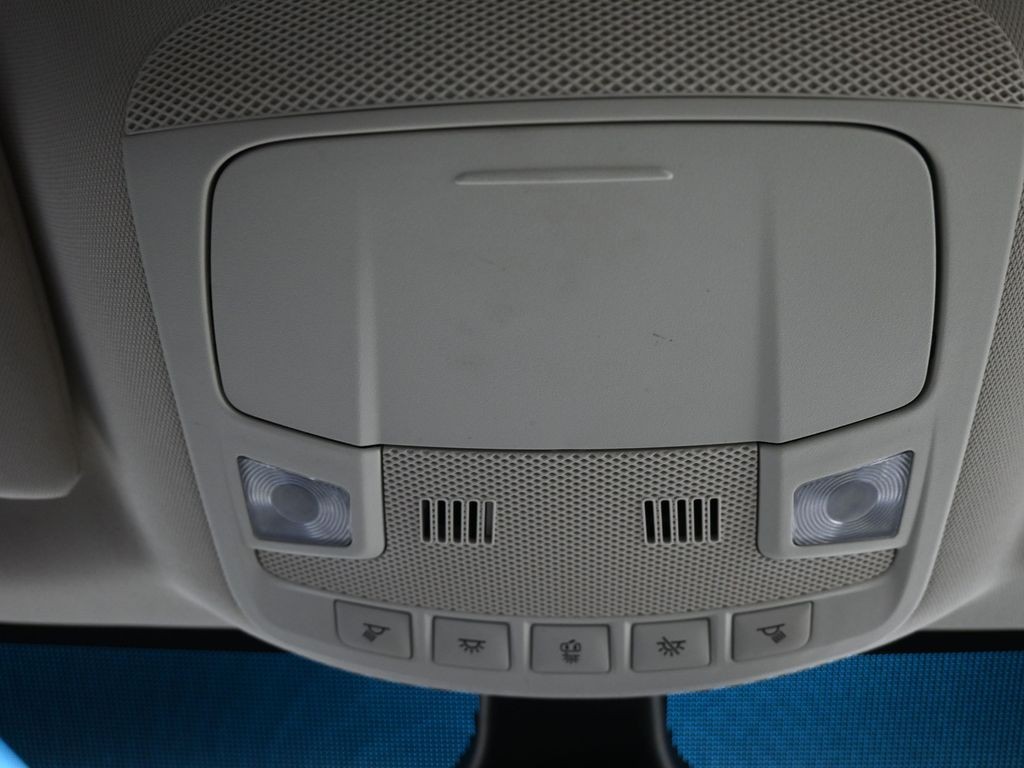 Ford Edge Vehicle Full-screen Gallery Image 17
