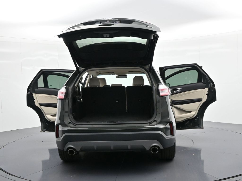 Ford Edge Vehicle Full-screen Gallery Image 35