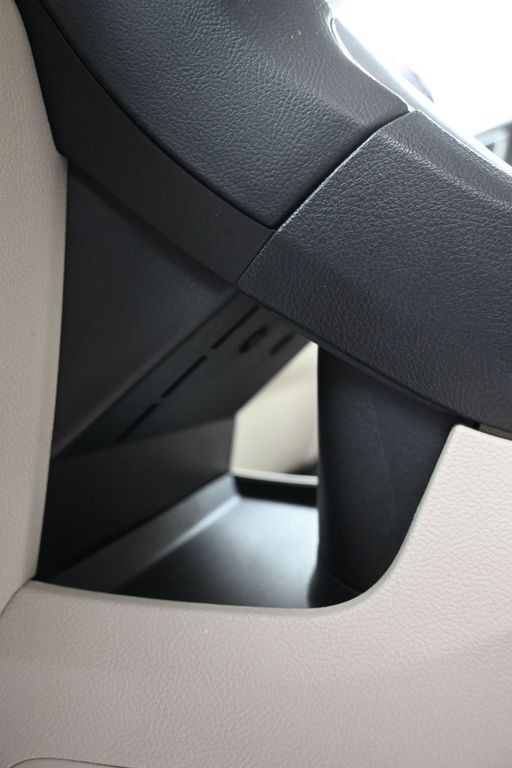 Ford Edge Vehicle Full-screen Gallery Image 22