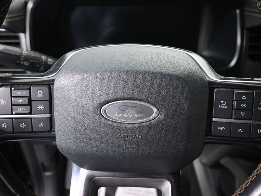 Ford Expedition Vehicle Full-screen Gallery Image 19