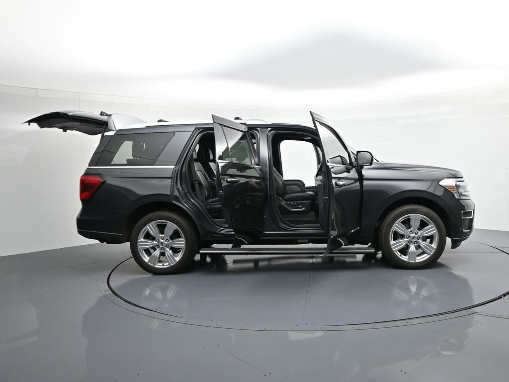 Ford Expedition Vehicle Full-screen Gallery Image 32