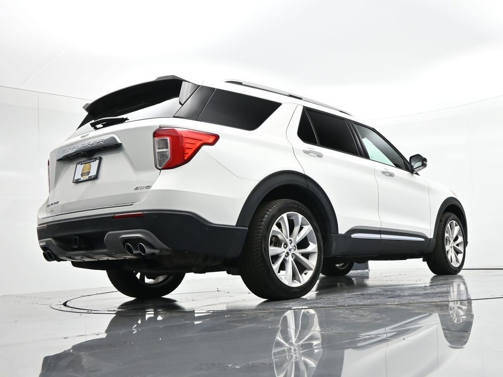 Ford Explorer Vehicle Full-screen Gallery Image 29