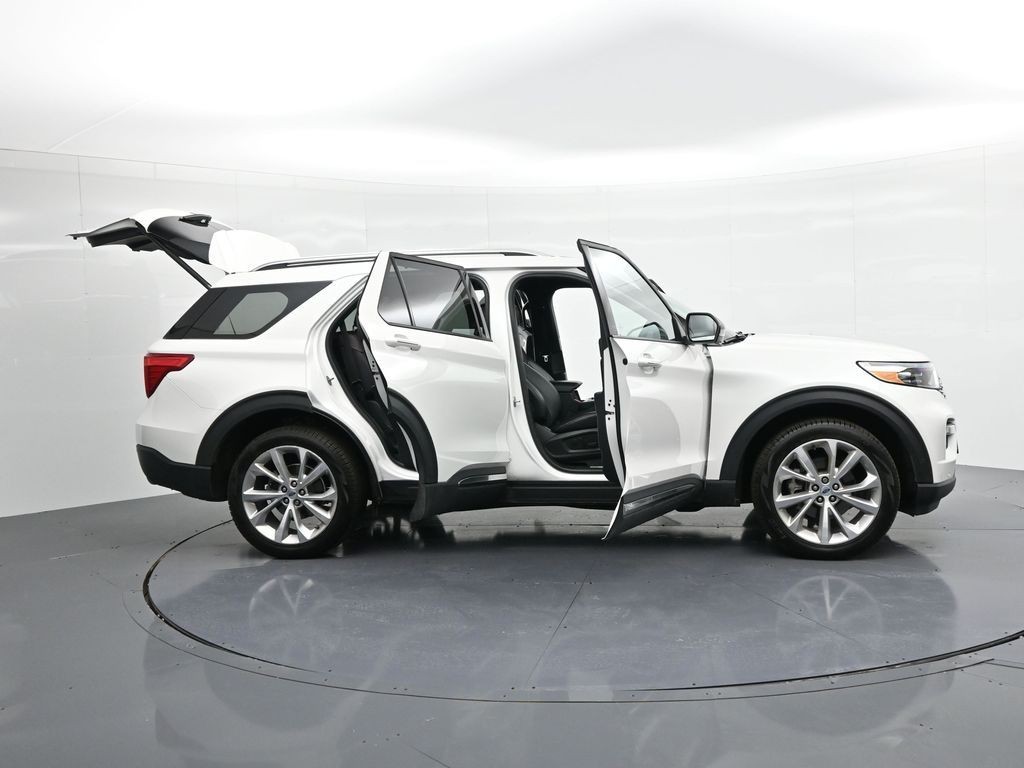 Ford Explorer Vehicle Full-screen Gallery Image 31