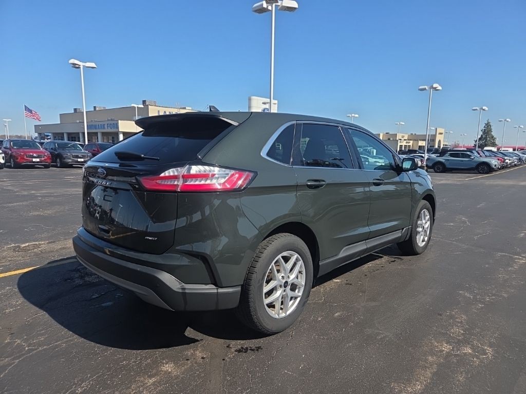 Ford Edge Vehicle Full-screen Gallery Image 7
