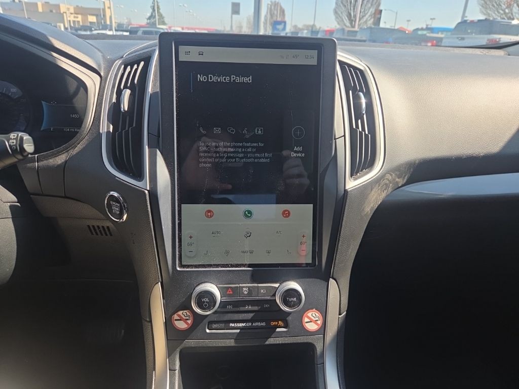 Ford Edge Vehicle Full-screen Gallery Image 14