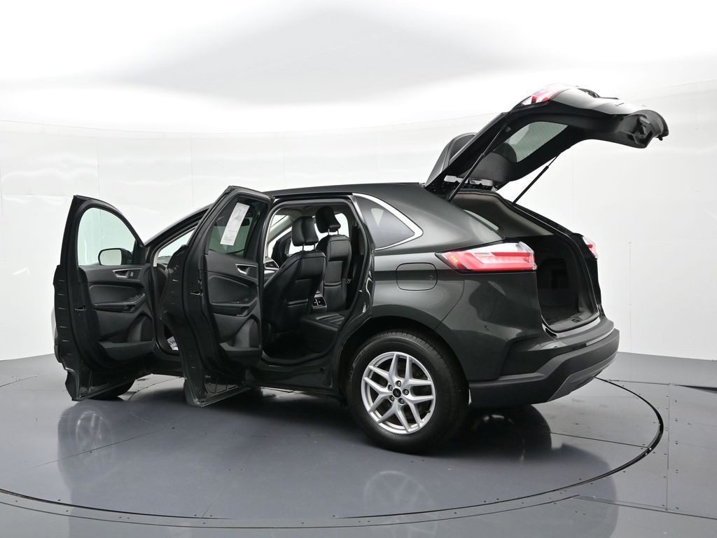 Ford Edge Vehicle Full-screen Gallery Image 32