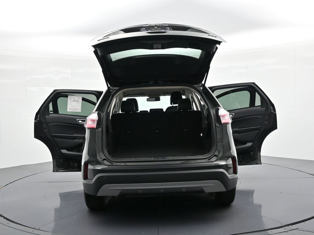 Ford Edge Vehicle Full-screen Gallery Image 34