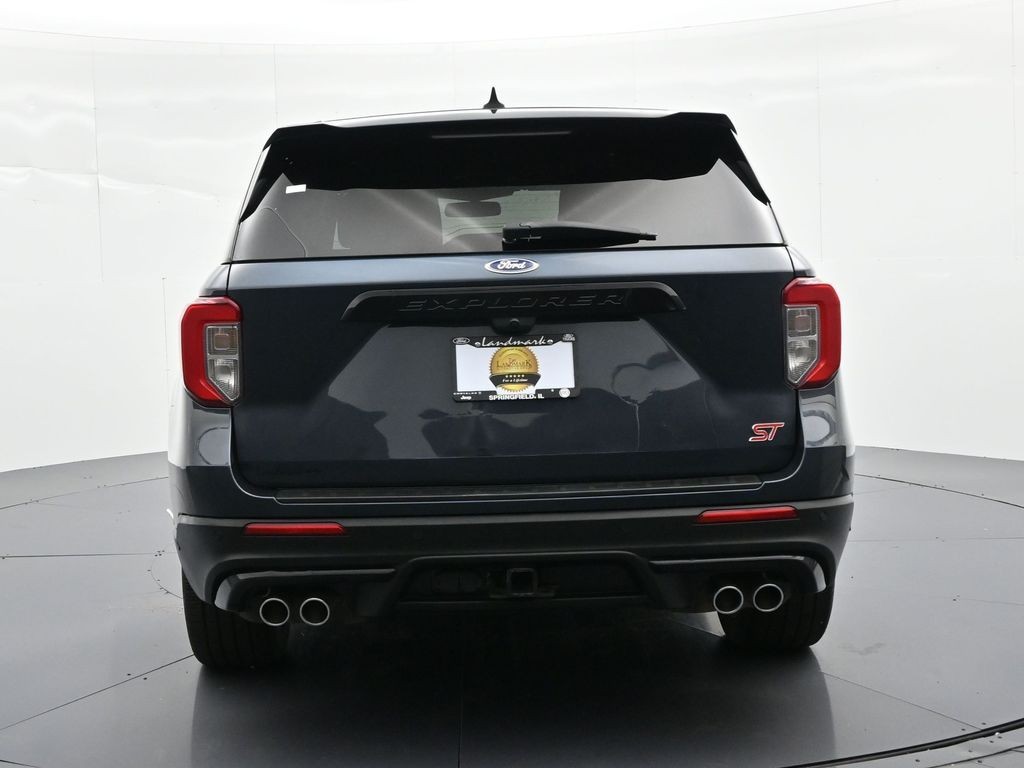 Ford Explorer Vehicle Full-screen Gallery Image 7