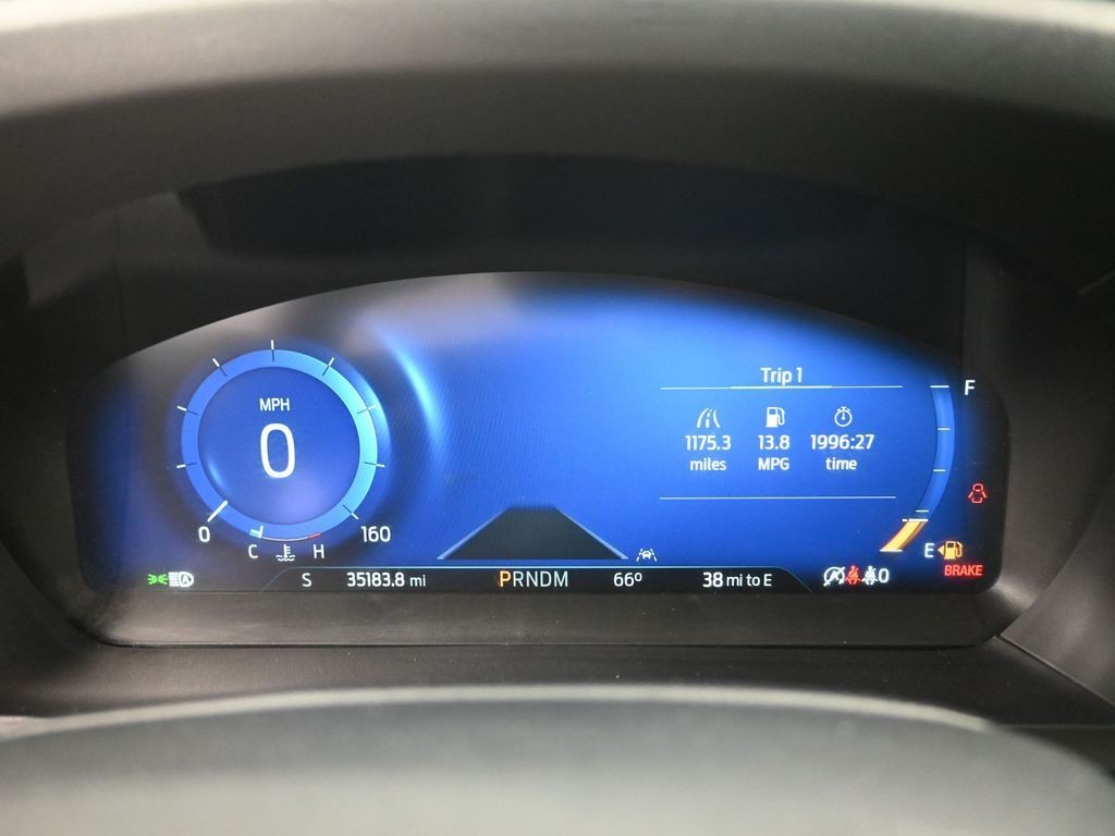 Ford Explorer Vehicle Full-screen Gallery Image 12