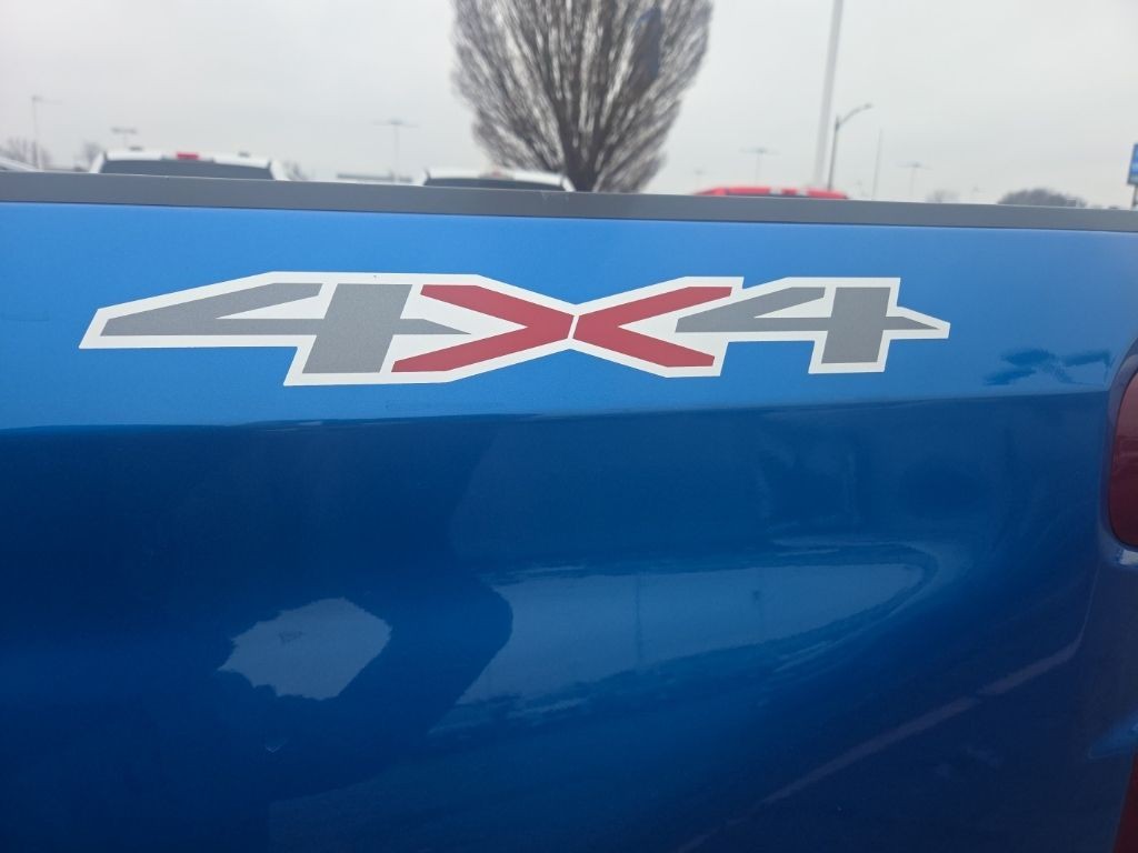 Chevrolet Silverado 1500 Vehicle Full-screen Gallery Image 05