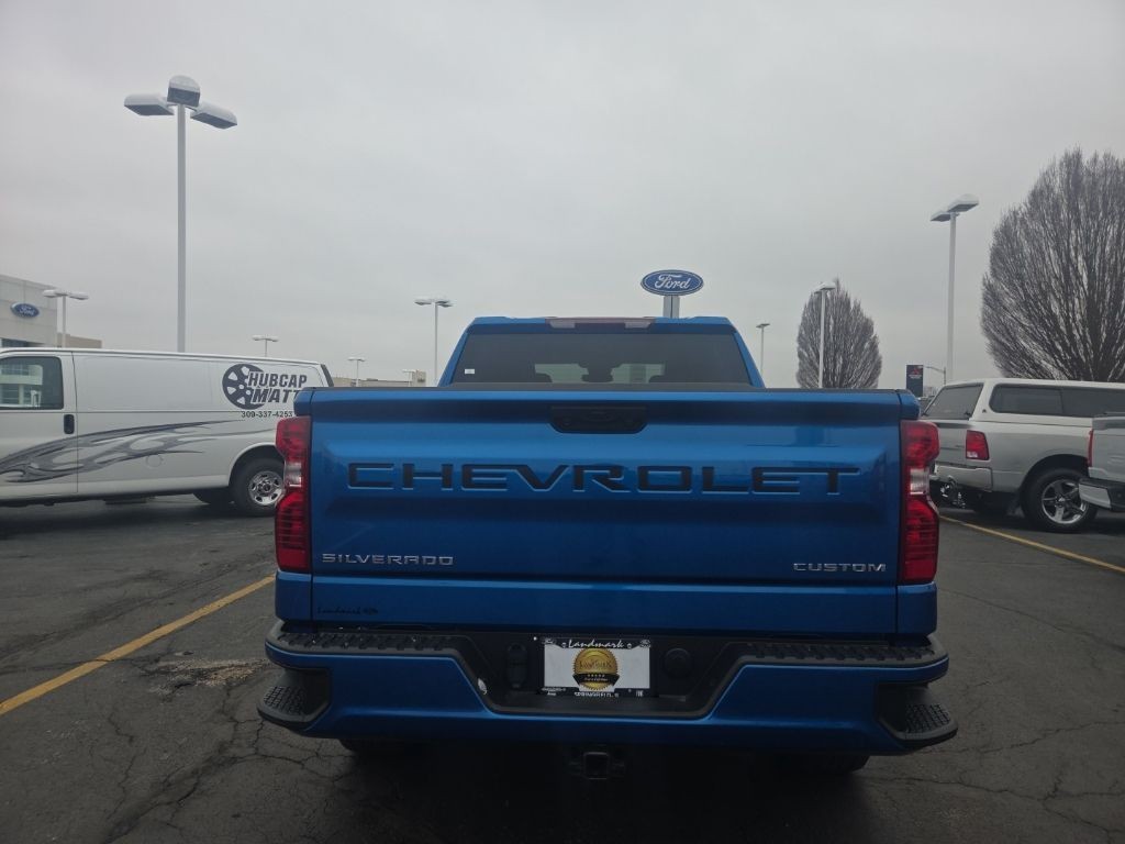 Chevrolet Silverado 1500 Vehicle Full-screen Gallery Image 06