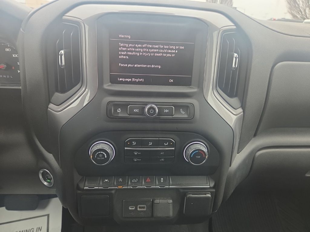 Chevrolet Silverado 1500 Vehicle Full-screen Gallery Image 14