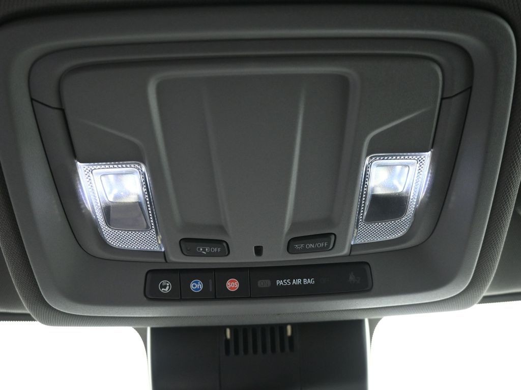 Chevrolet Silverado 1500 Vehicle Full-screen Gallery Image 20