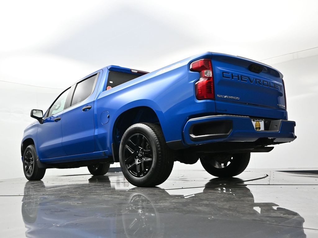 Chevrolet Silverado 1500 Vehicle Full-screen Gallery Image 26