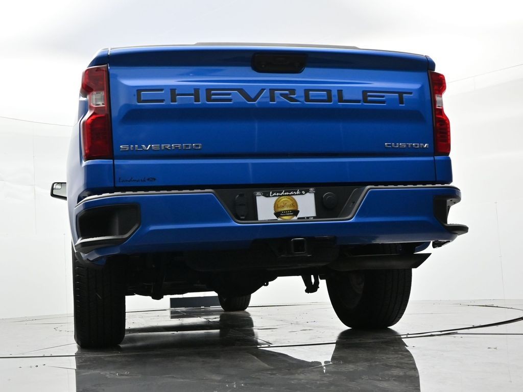 Chevrolet Silverado 1500 Vehicle Full-screen Gallery Image 27