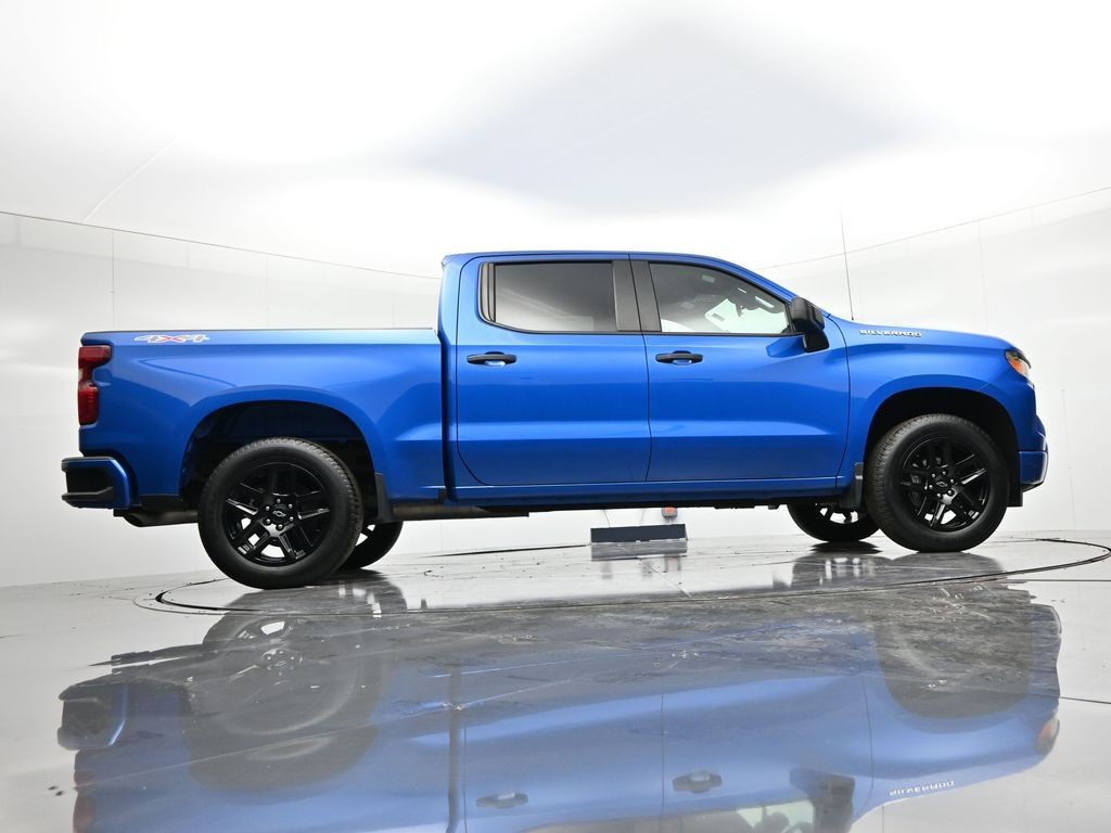 Chevrolet Silverado 1500 Vehicle Full-screen Gallery Image 29