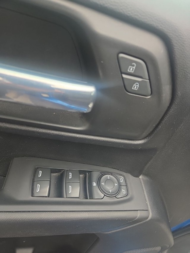 Chevrolet Silverado 1500 Vehicle Full-screen Gallery Image 10