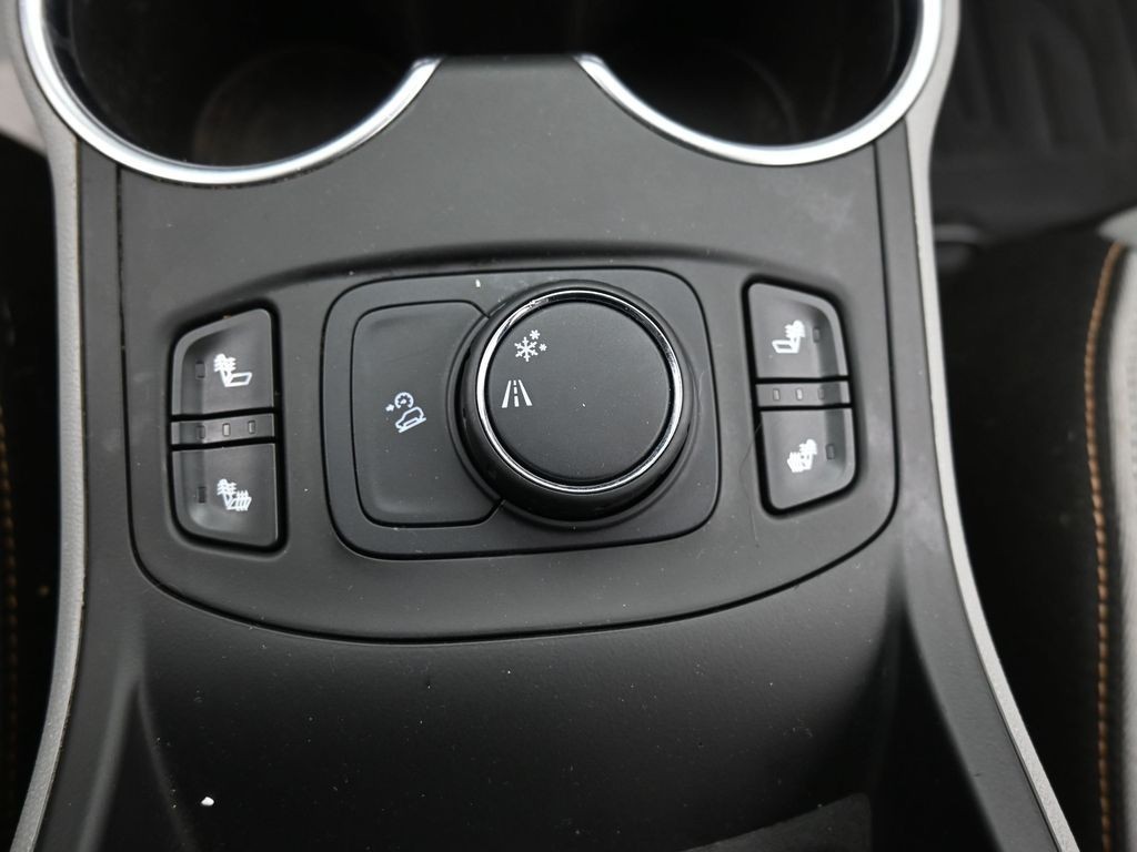 GMC Terrain Vehicle Full-screen Gallery Image 13