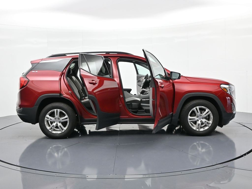 GMC Terrain Vehicle Full-screen Gallery Image 24