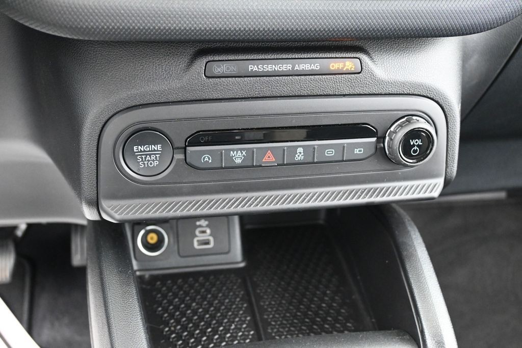 Ford Bronco Sport Vehicle Full-screen Gallery Image 11
