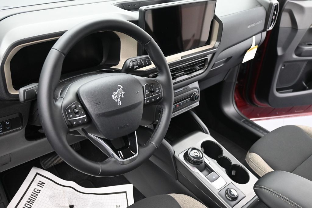 Ford Bronco Sport Vehicle Full-screen Gallery Image 13
