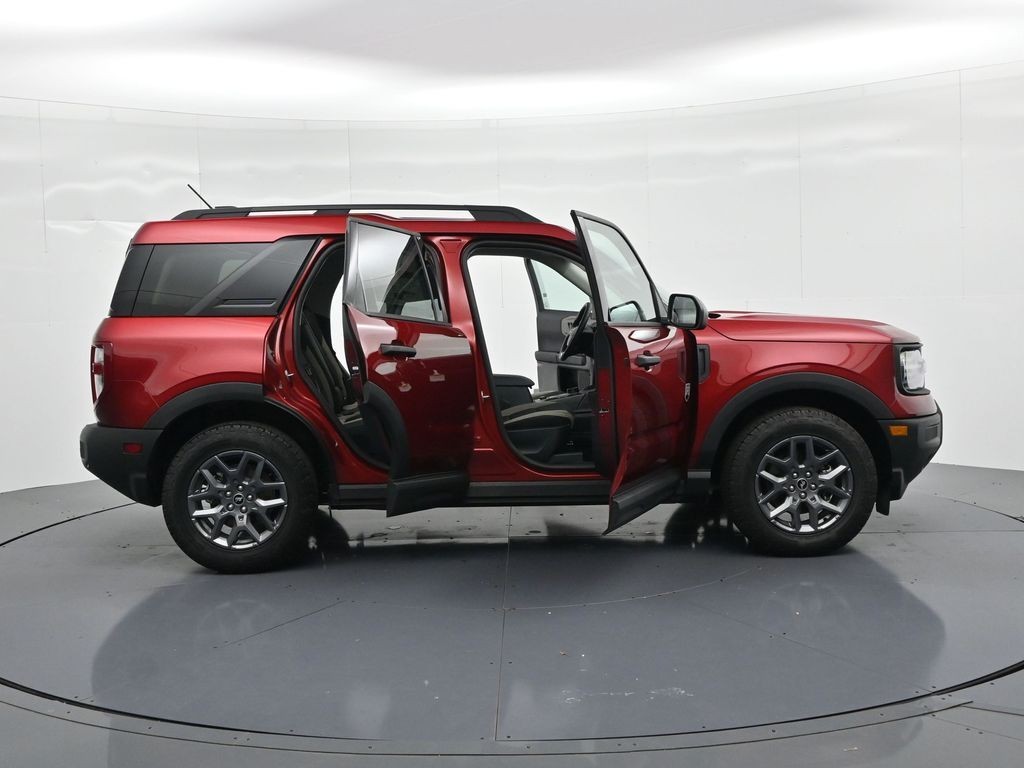 Ford Bronco Sport Vehicle Full-screen Gallery Image 22
