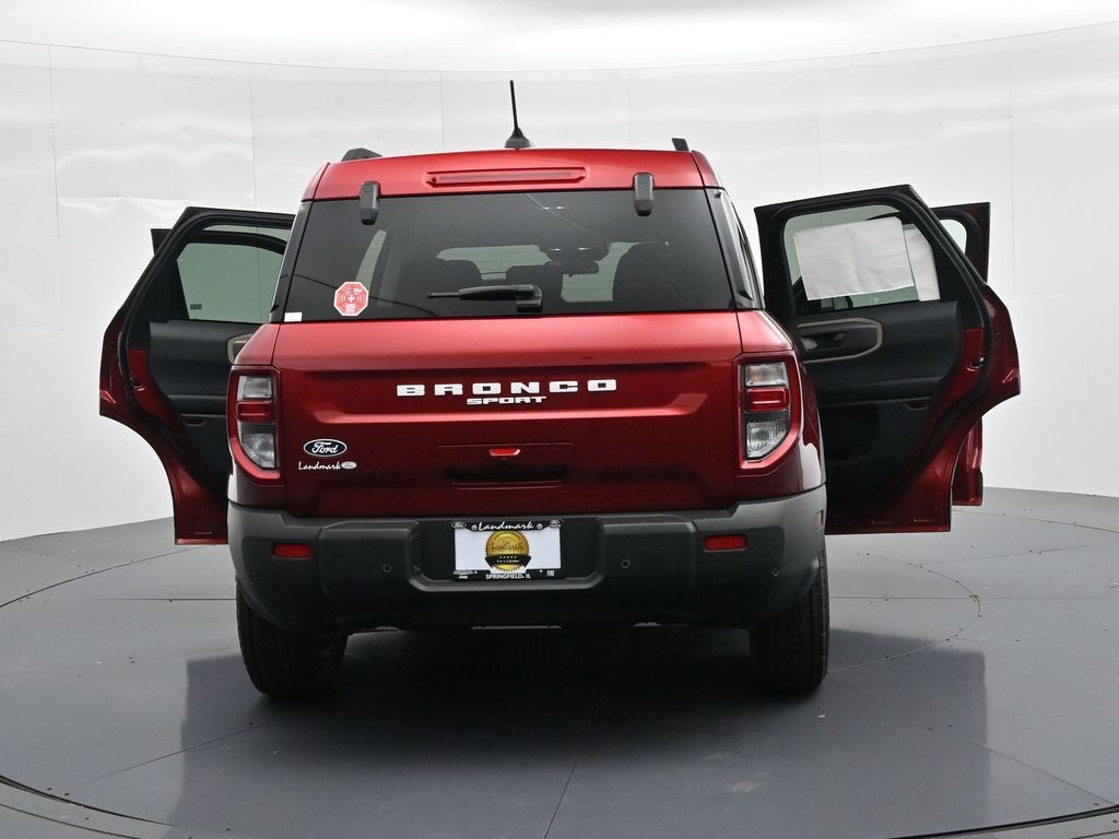 Ford Bronco Sport Vehicle Full-screen Gallery Image 25