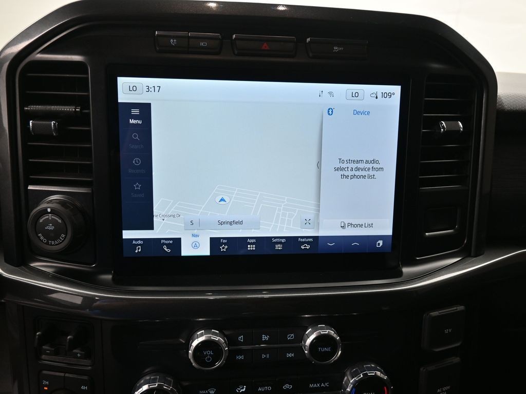 Ford F-150 Vehicle Full-screen Gallery Image 11