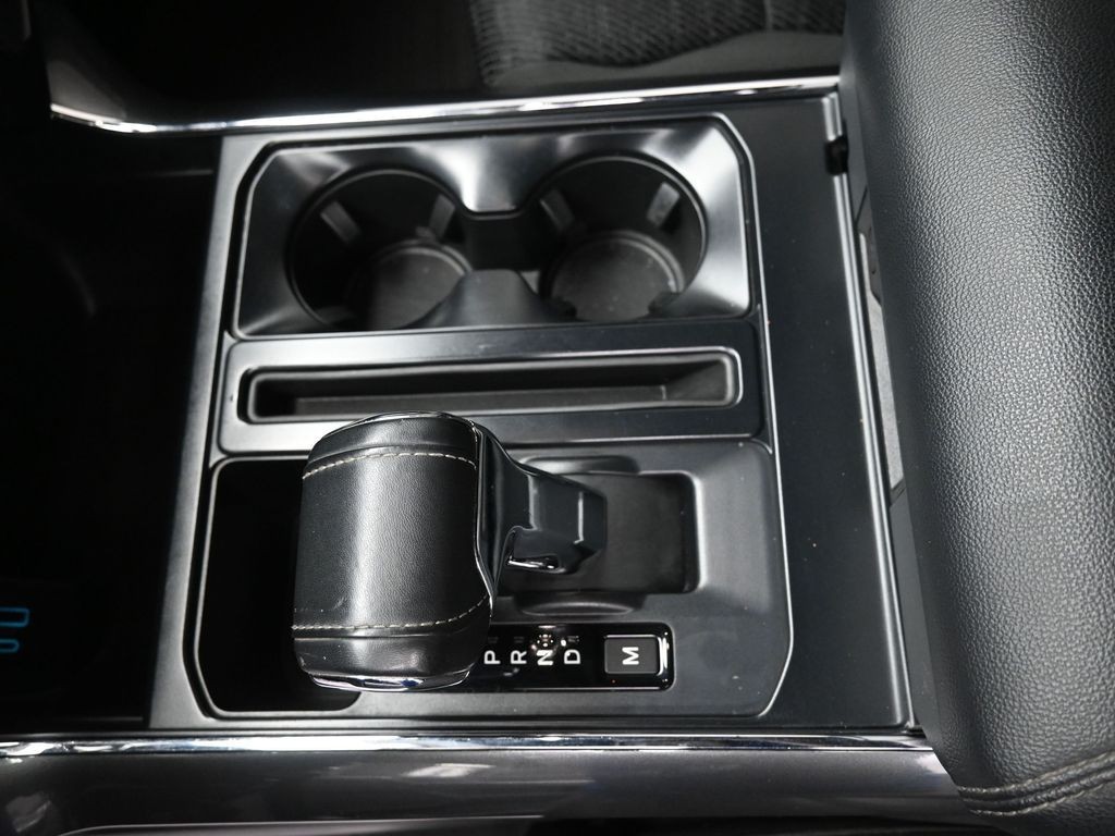 Ford F-150 Vehicle Full-screen Gallery Image 18