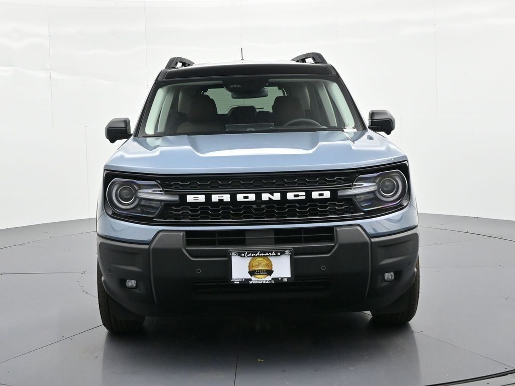 Ford Bronco Sport Vehicle Full-screen Gallery Image 3