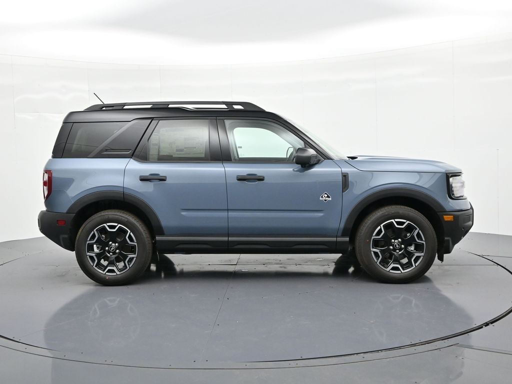 Ford Bronco Sport Vehicle Full-screen Gallery Image 5