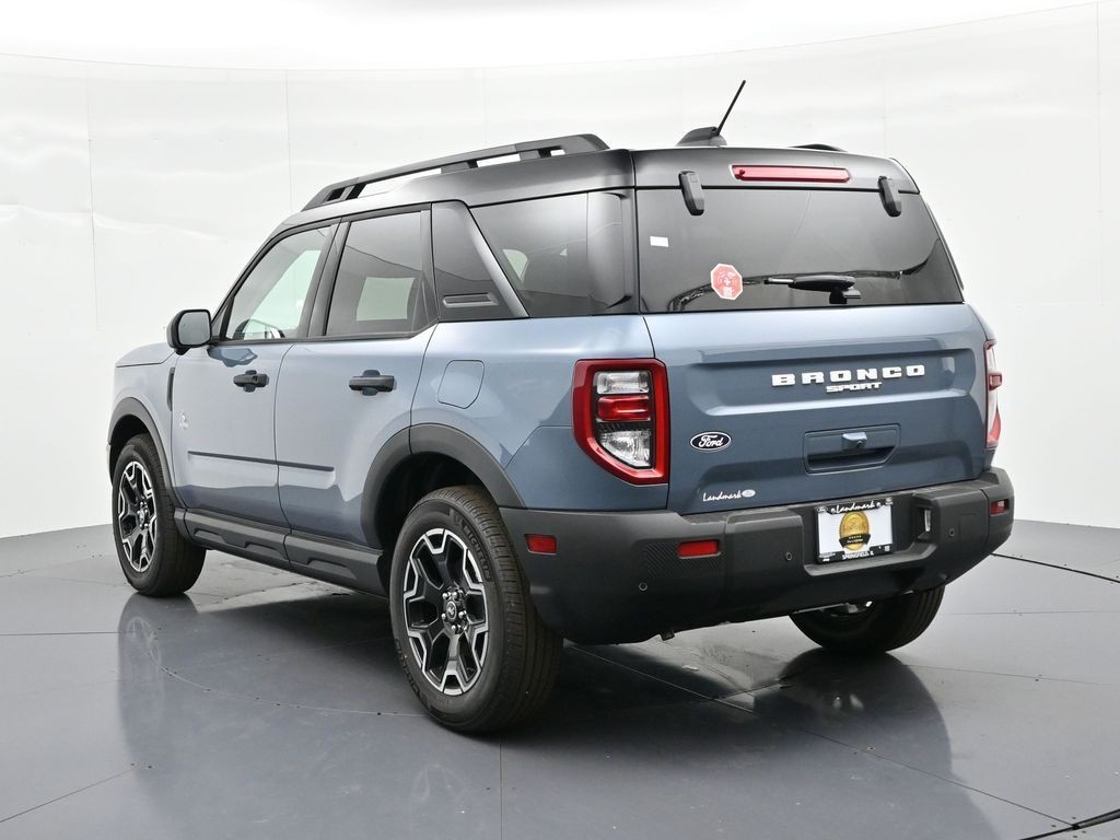 Ford Bronco Sport Vehicle Full-screen Gallery Image 8
