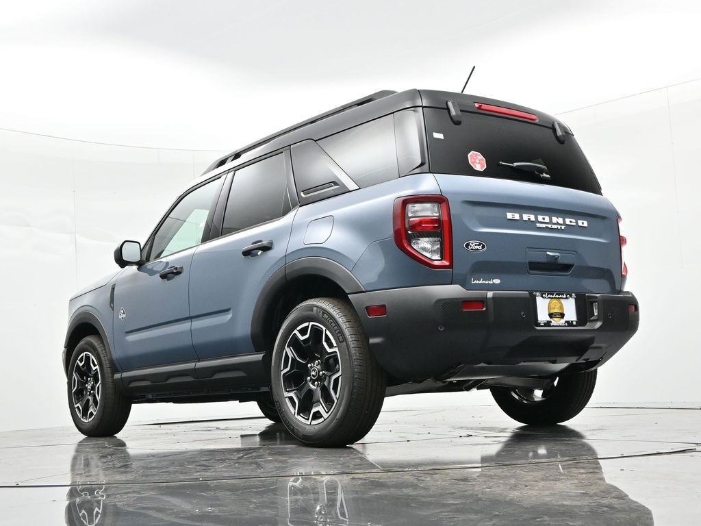 Ford Bronco Sport Vehicle Full-screen Gallery Image 30