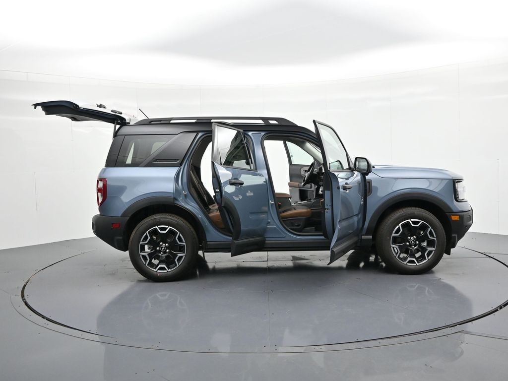 Ford Bronco Sport Vehicle Full-screen Gallery Image 34