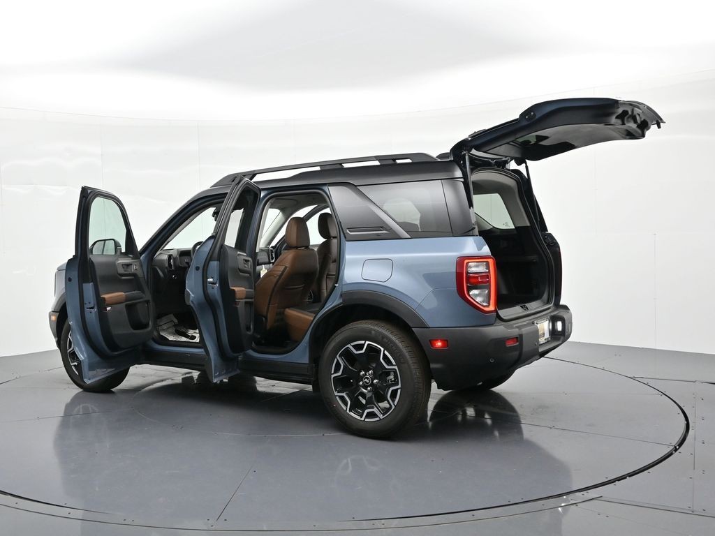 Ford Bronco Sport Vehicle Full-screen Gallery Image 35