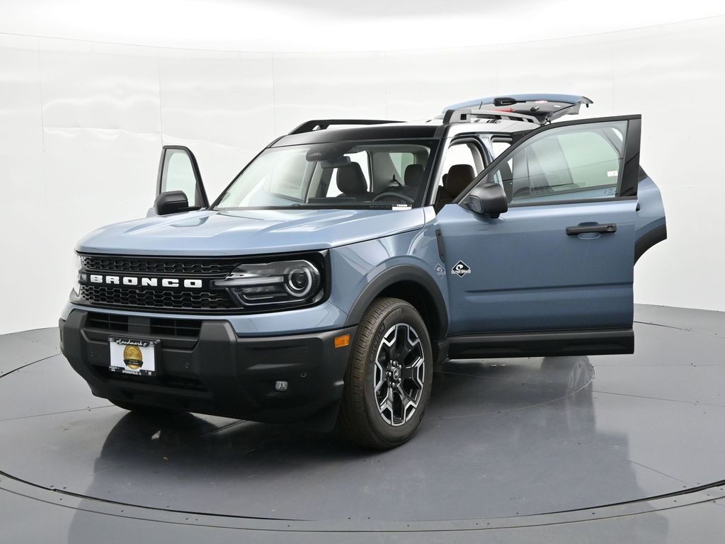 Ford Bronco Sport Vehicle Full-screen Gallery Image 36