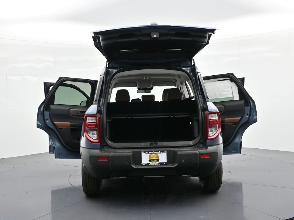 Ford Bronco Sport Vehicle Full-screen Gallery Image 37