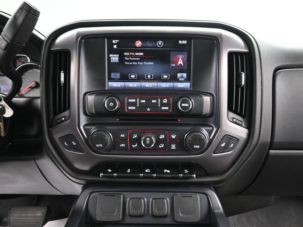 GMC Sierra 1500 Vehicle Full-screen Gallery Image 10