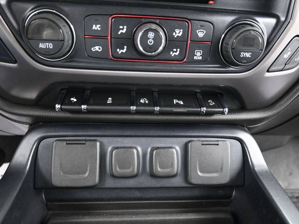 GMC Sierra 1500 Vehicle Full-screen Gallery Image 15