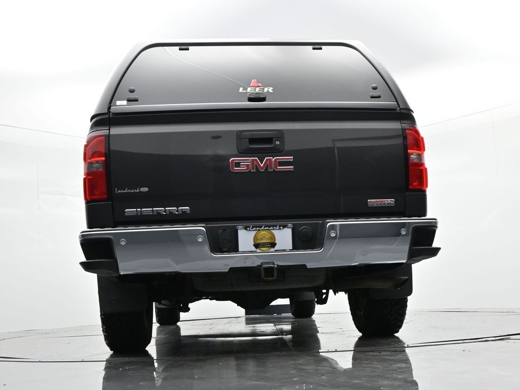 GMC Sierra 1500 Vehicle Full-screen Gallery Image 23