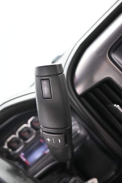 GMC Sierra 1500 Vehicle Full-screen Gallery Image 17