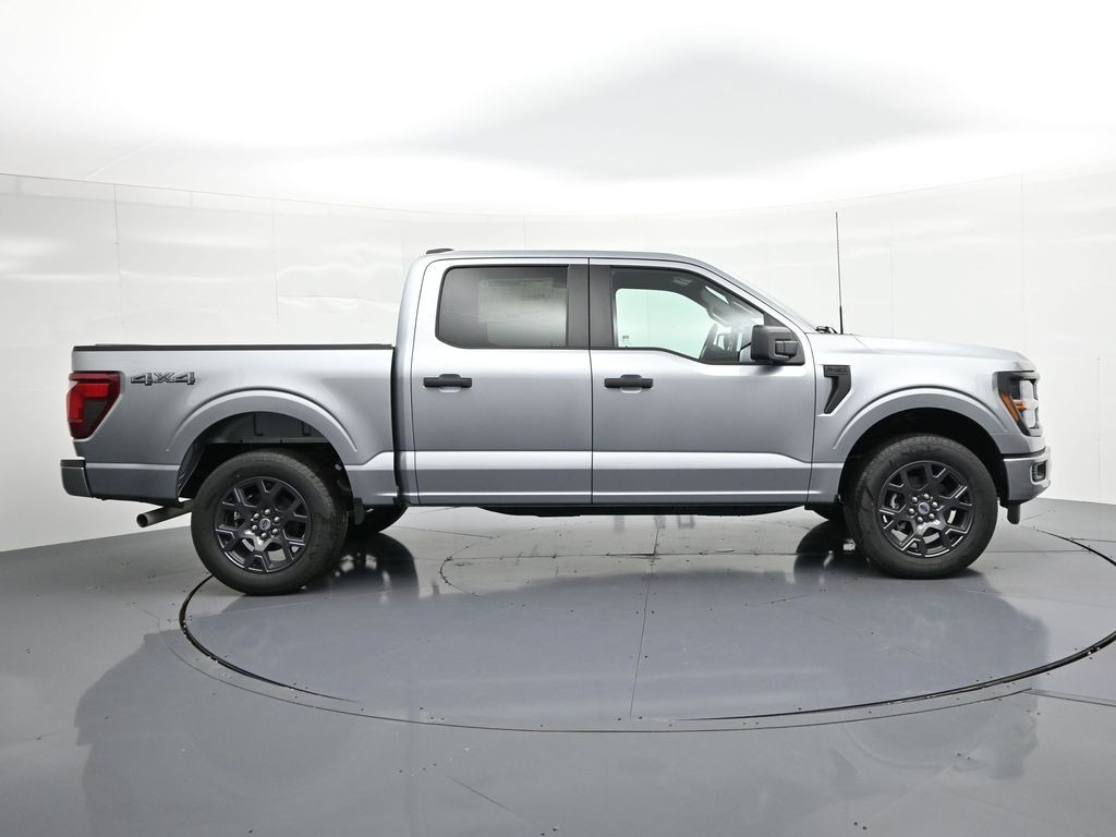Ford F-150 Vehicle Full-screen Gallery Image 5