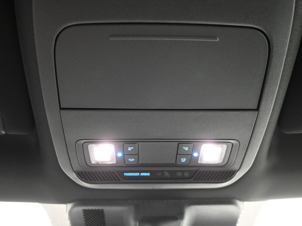 Ford F-150 Vehicle Full-screen Gallery Image 18