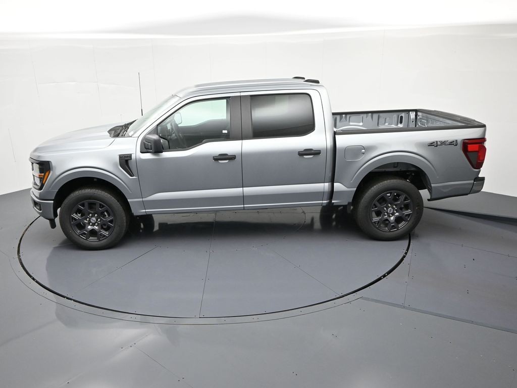 Ford F-150 Vehicle Full-screen Gallery Image 26