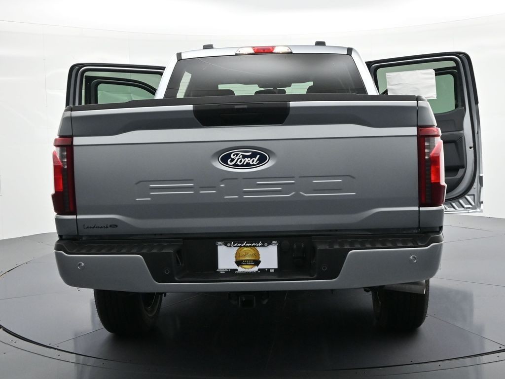 Ford F-150 Vehicle Full-screen Gallery Image 34