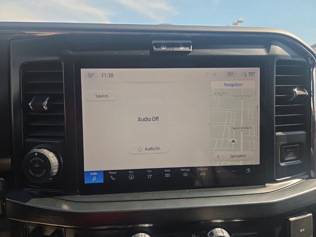 Ford Super Duty F-350 SRW Vehicle Full-screen Gallery Image 18